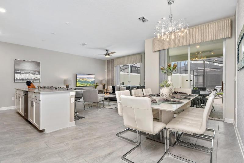 4BR Town House with Pool 4817CO - image 19