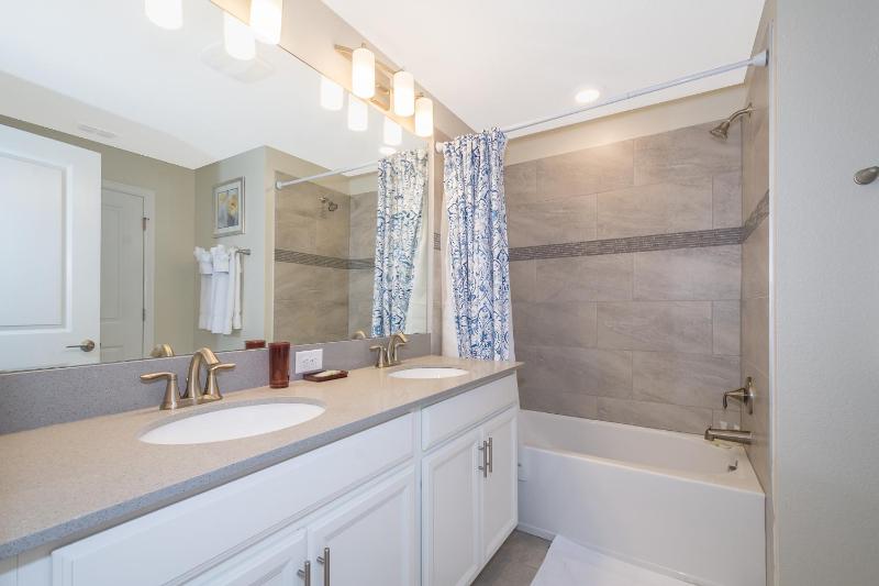 4BR Town House with Pool 4817CO - image 13