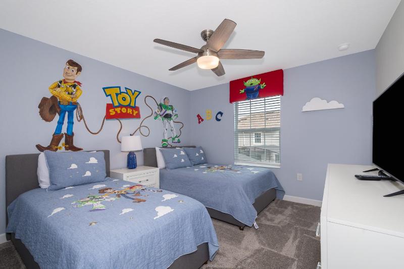 4BR Town House with Pool 4817CO - image 18