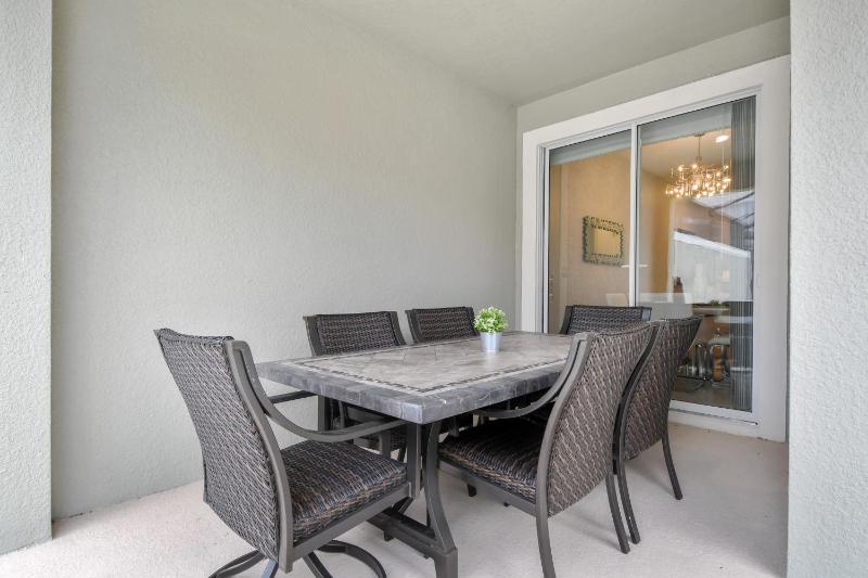 4BR Town House with Pool 4817CO - image 3