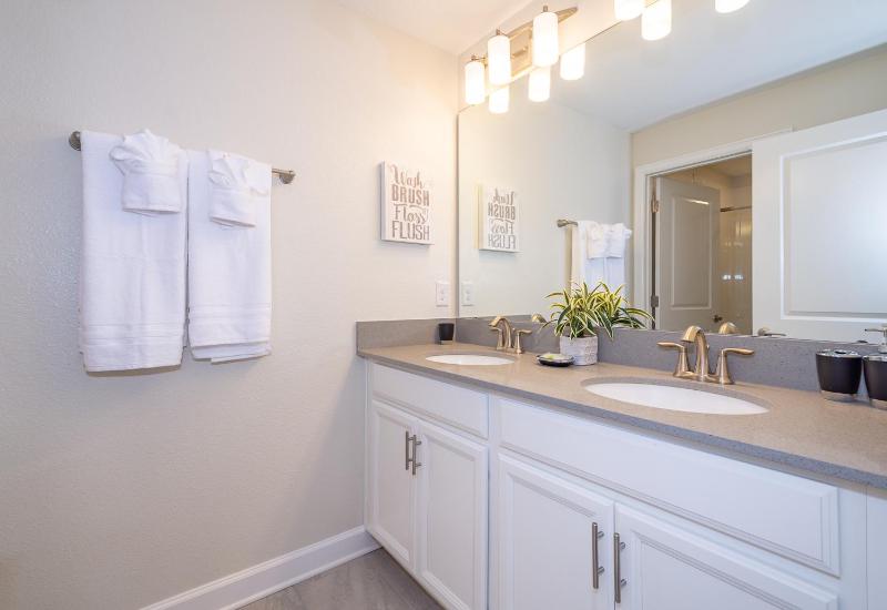 4BR Town House with Pool 4819JA - image 22