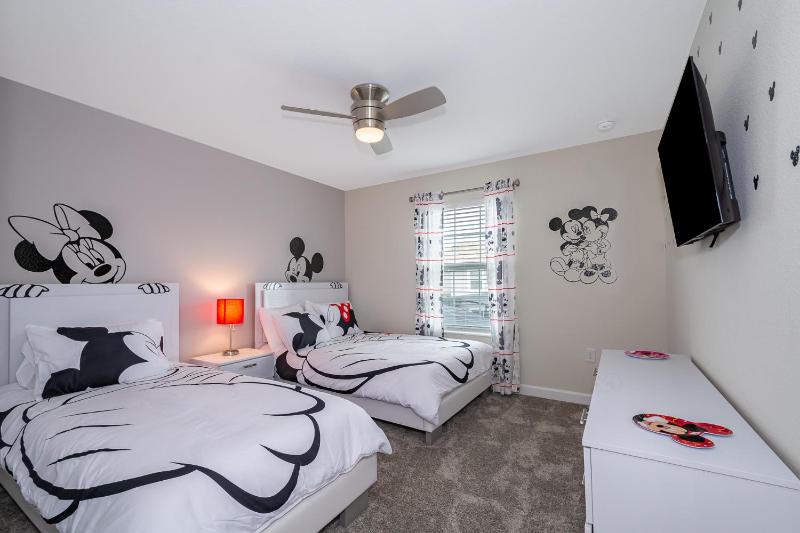 4BR Town House with Pool 4819JA - image 21