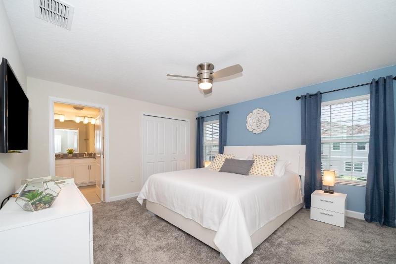 4BR Town House with Pool 4830FA - image 8