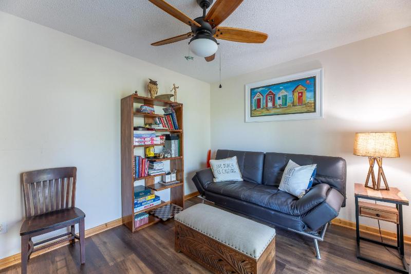Old Blue Chair - Villages at Ocean Hill Close to Beach Community Pools Pets OK Flex Stays - image 3