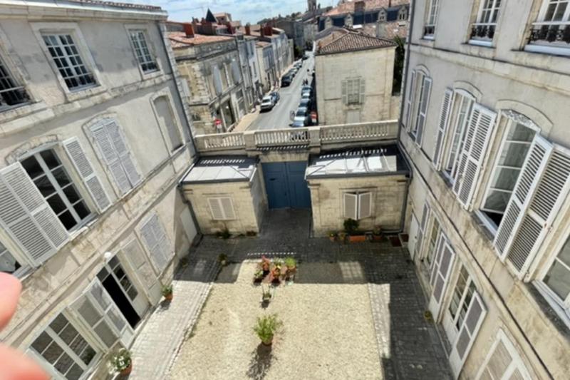 Charming 80m Near The Old Port! - image 3