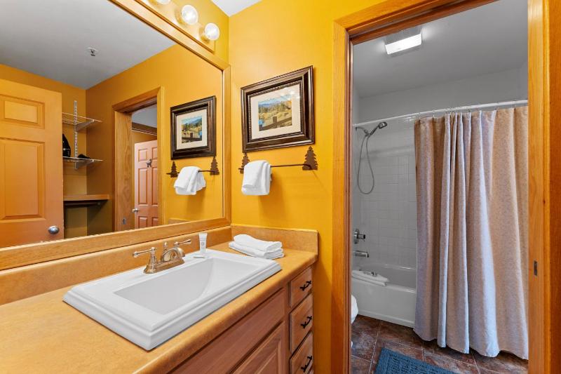 Lakeshore #1545 - image 19