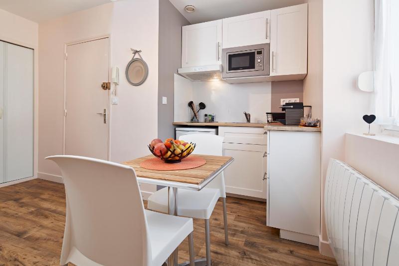 Au Coeur de Nantes Apartment - image 16