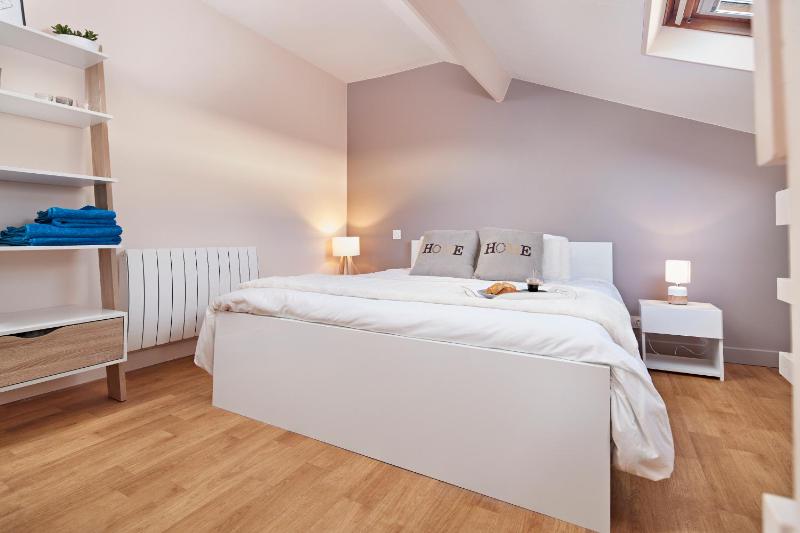 Au Coeur de Nantes Apartment - image 23