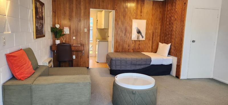 Aalton Motel - image 12
