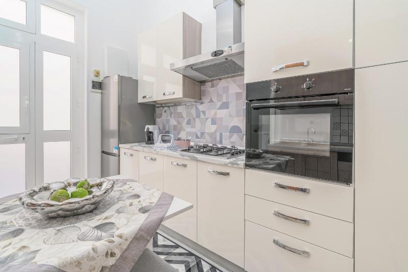 Avola Center Home - image 10
