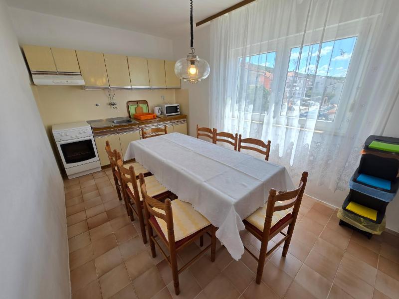 BED Apartment with 3 bedrooms and balcony - image 24
