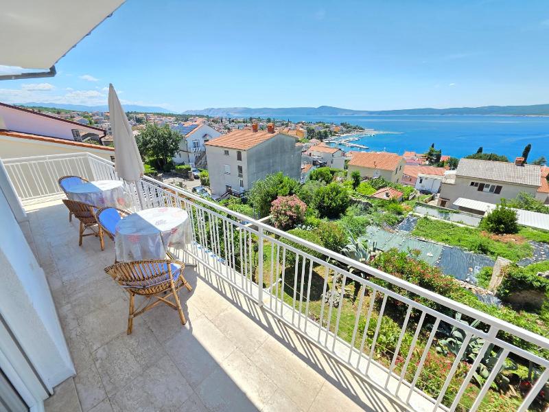 BED Apartment with 3 bedrooms and balcony - image 11