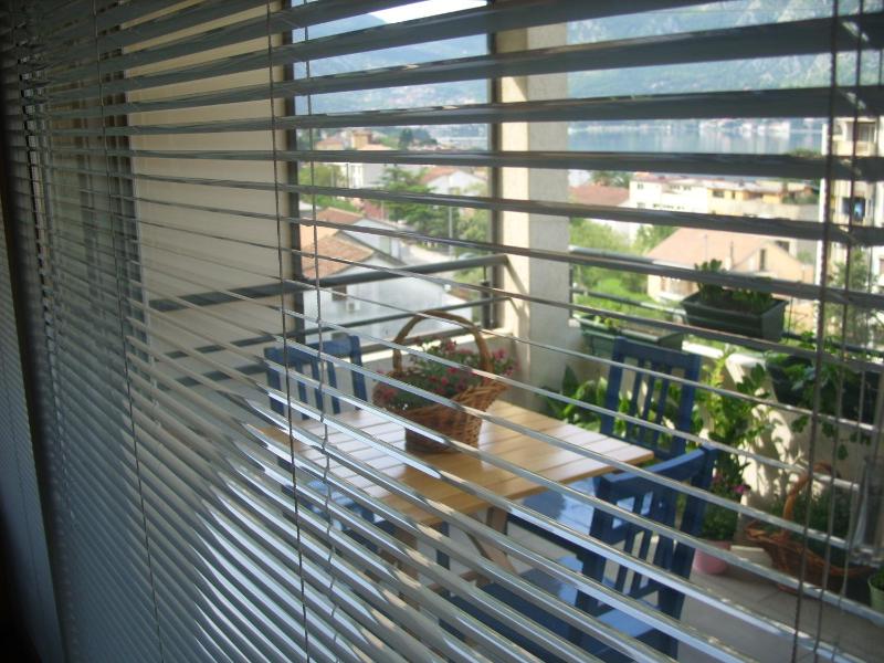 One-Bedroom Apartment with Shared Terrace image 2