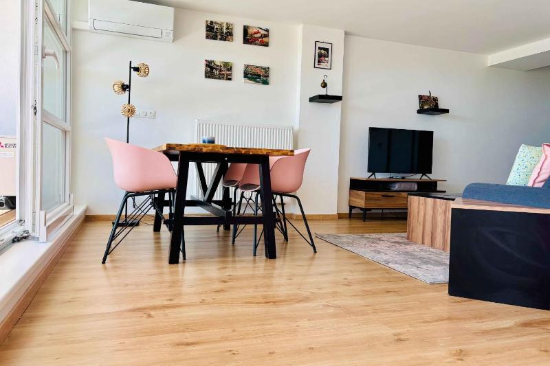 Air-conditioned apartment - 3 bedrooms - image 16