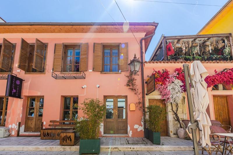 Konak Olive Guesthouse Heart of Vlora by PikHost - image 14