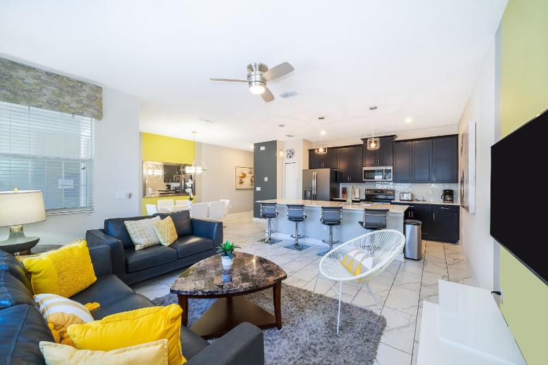 4BR Town House with Pool 4909NF - image 10