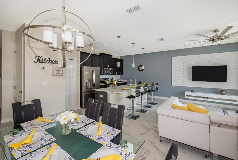 4BR Town House with Pool 4929GC - image 14