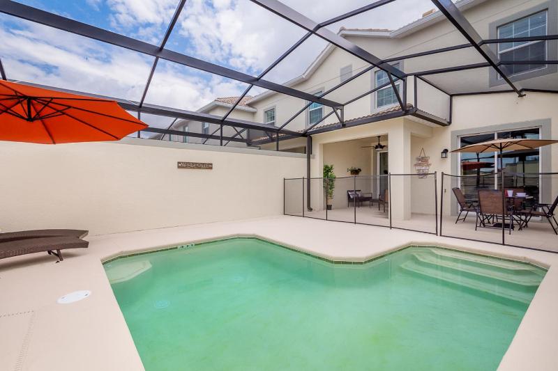 4BR Town House with Pool 4929GC - image 10