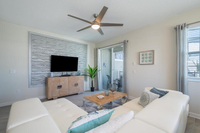 5BR Town House with Pool 4975AN - image 8