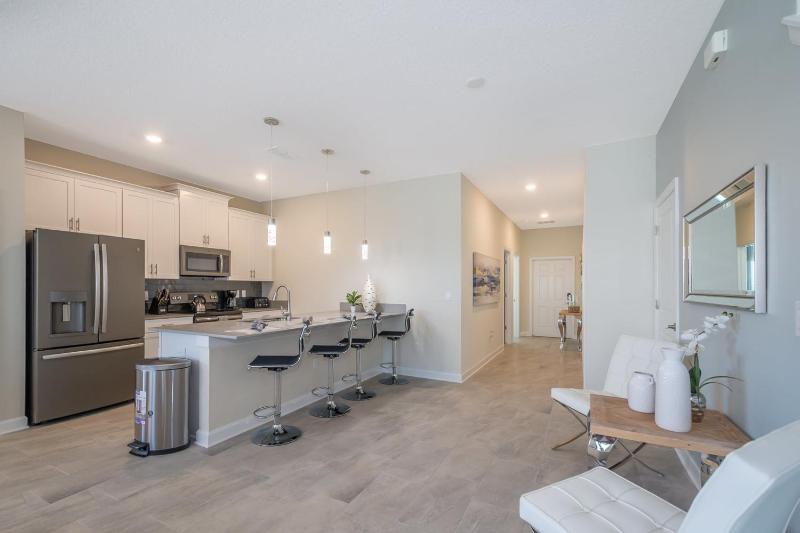 5BR Town House with Pool 4975AN - image 10