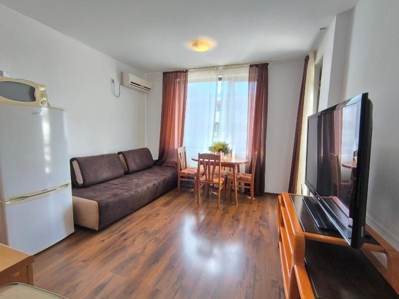 Dom-El Real Apartments in Raduga Complex - image 7