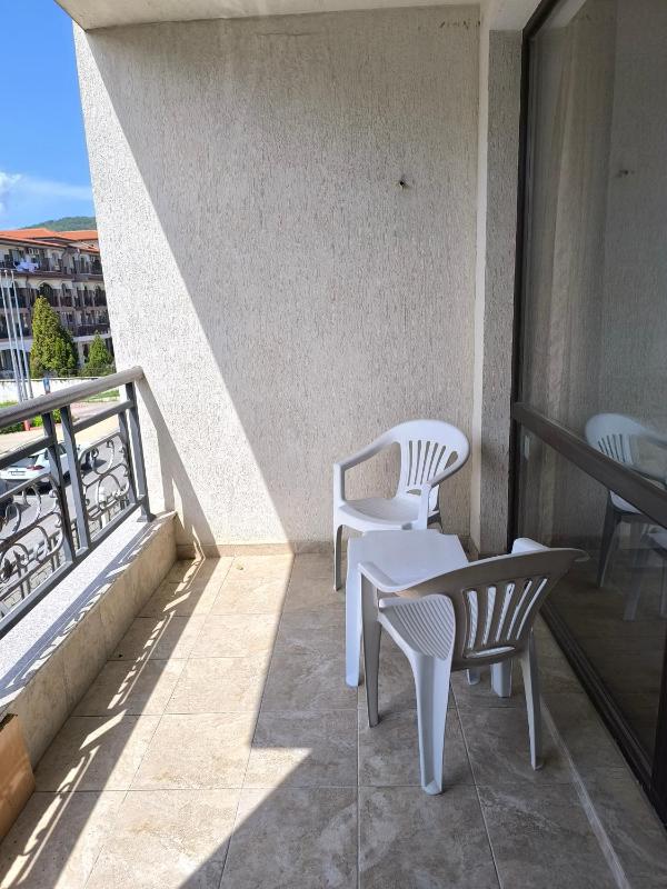 Dom-El Real Apartments in Raduga Complex - image 41