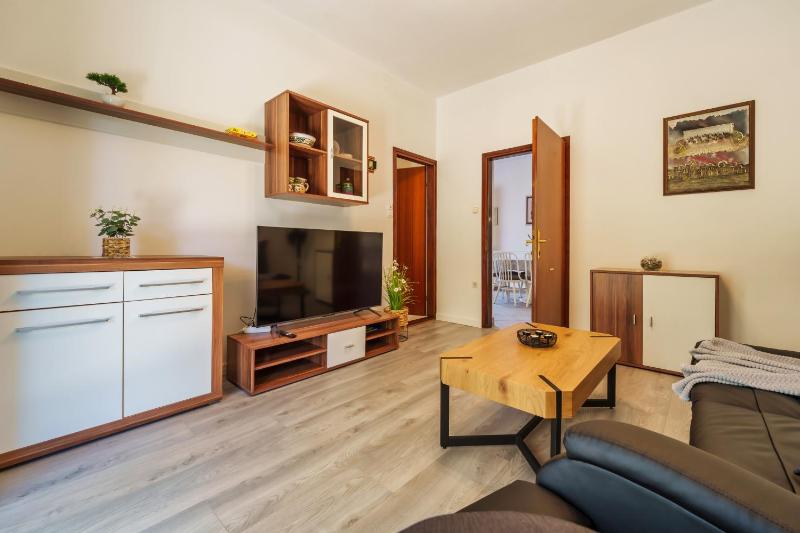 Apartment Juranic - image 10