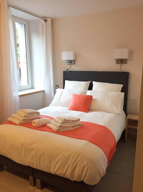 Double Room with Private External Shower and Toilet image 1