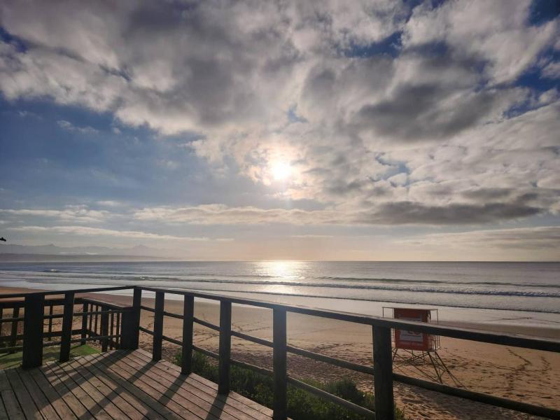 Seaside apartment 500meters from beach - image 10