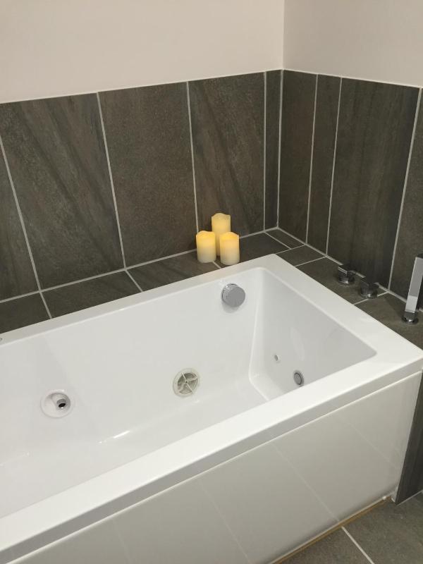 Suite with Spa Bath image 4