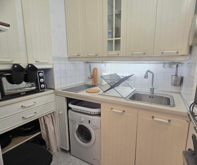 Studio for 4 with pool 350m from beach - image 2