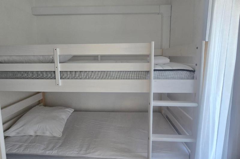 Studio for 4 with pool 350m from beach - image 6