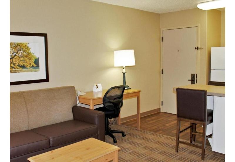 Motel 6 Suites Memphis Airport TN - image 2