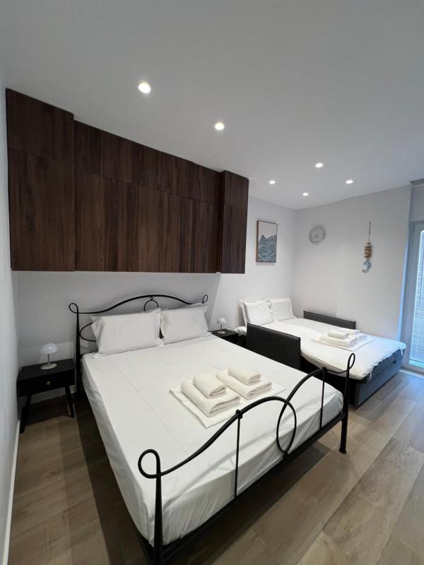 Drymades Studio Apartment - image 14