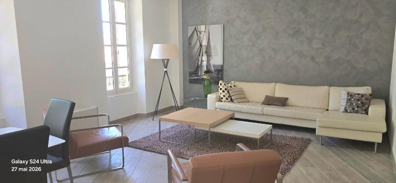 Chic duplex in Saint-Tropez with parking - image 28