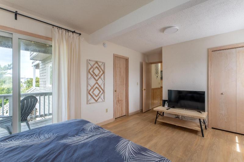 Into the Sun - Corolla Villages at Ocean Hill 75 Yds to Beach Hot Tub Community Pool Pets OK Flex Stays - image 16