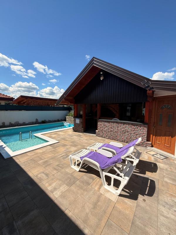 Villa H&E - image 2