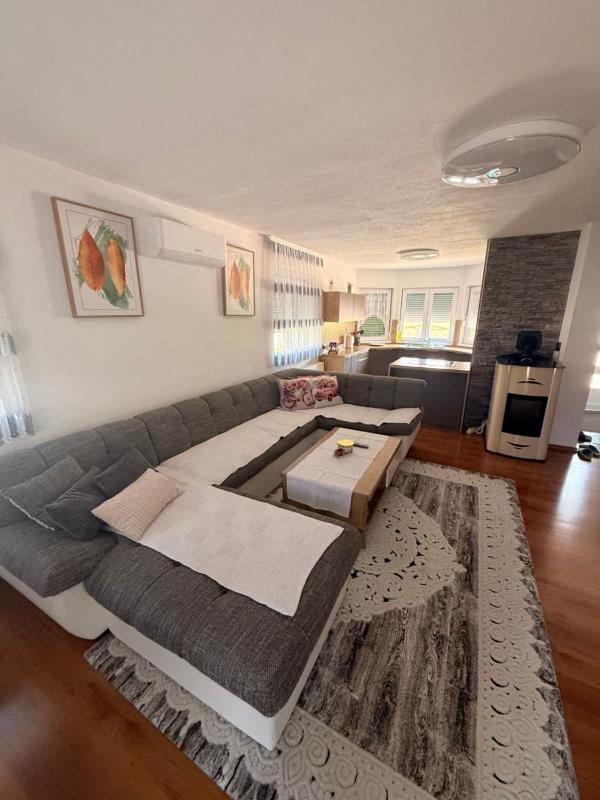 Villa H&E - image 13