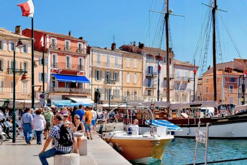 34m Studio in the Heart of Saint-Tropez - image 2
