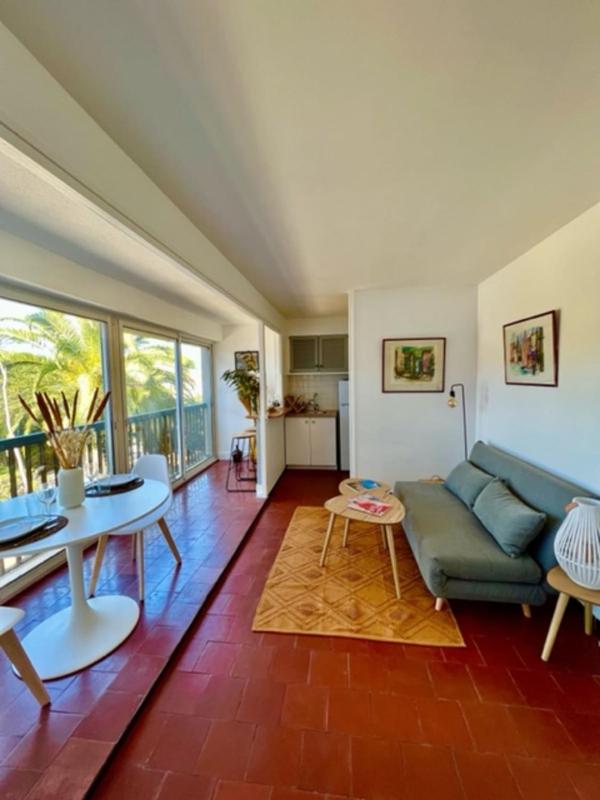 35m With Pool For Couple In Saint Tropez - image 12