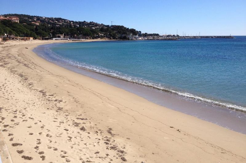 35m With Pool For Couple In Saint Tropez - image 2