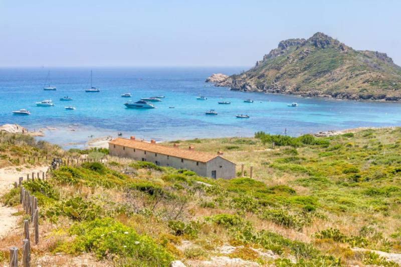 35m With Pool For Couple In Saint Tropez - image 11