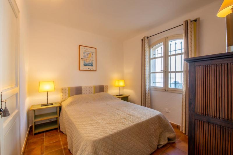 Charming Village House In Grimaud - image 11