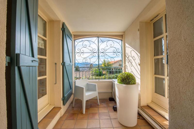 Charming Village House In Grimaud - image 4