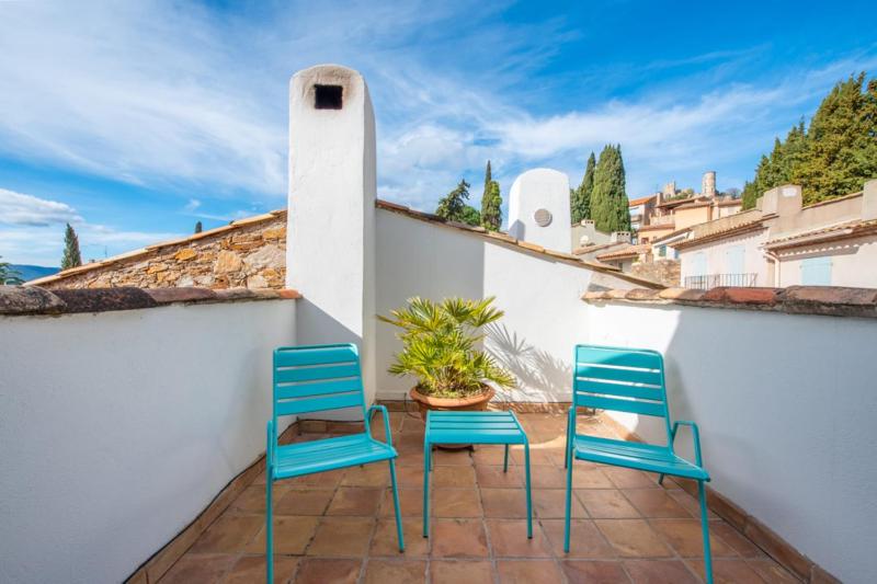 Elegant Village House Grimaud - image 15