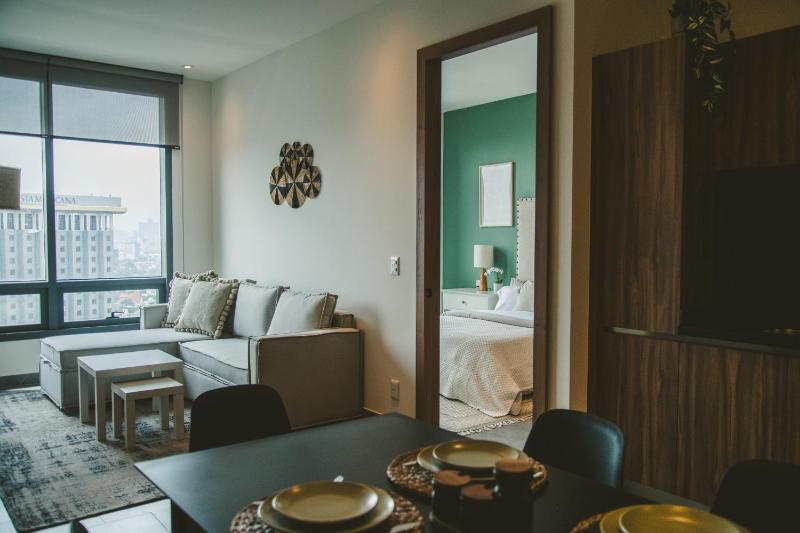 2206- Chic 1BR Near Downtown w Luxe Amenities - image 5