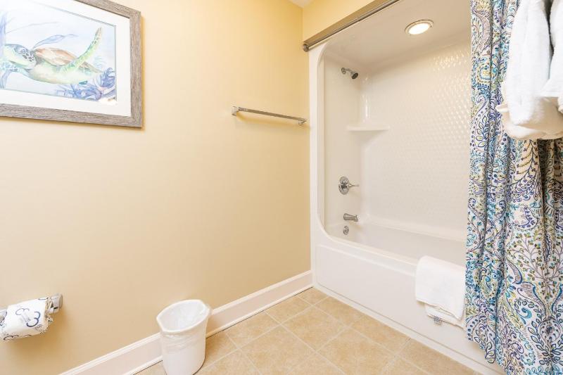 Phoenix IX 1406 condo - image 3