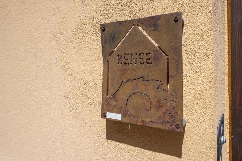 Renee - Parking only 5 minutes - image 17