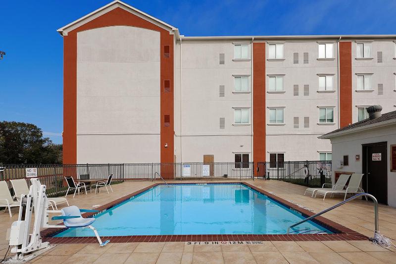 Four Points By Sheraton Houston Hobby Airport - image 12