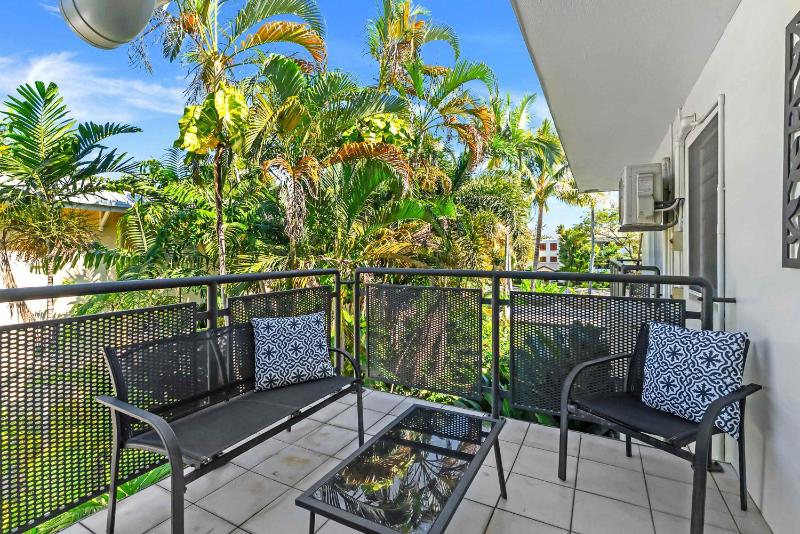 Palm Canopy Haven - Poolside Hideaway by the Marina - image 26